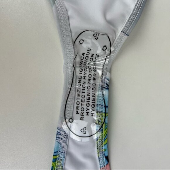 NWT - Fashion Nova,Nights in Shibuya 2 pc Bikini. Size: M.Color:Pink/Multicolour - Picture 7 of 11